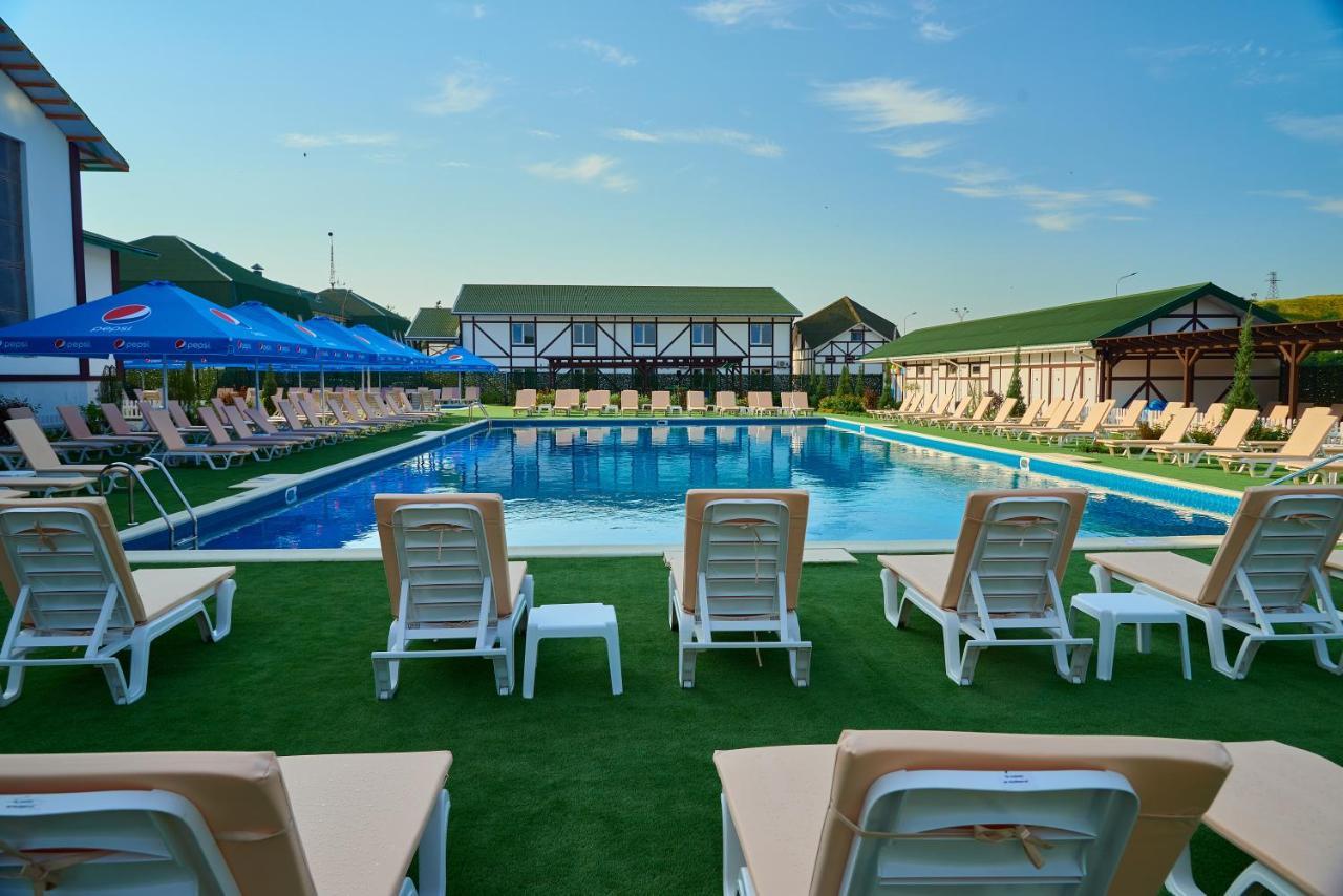 Hotel Lubenska Sloboda Olshanka Екстериор снимка
