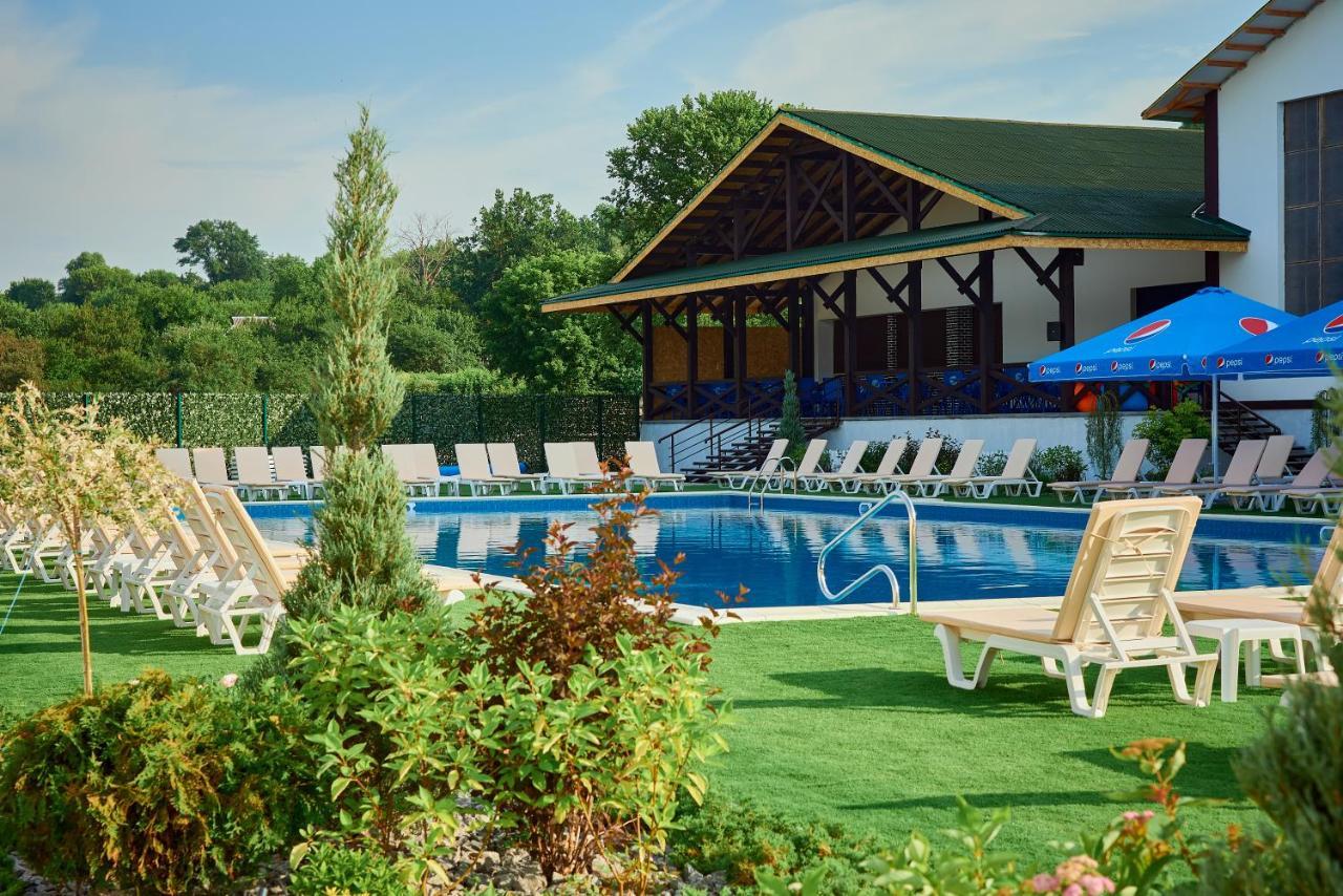 Hotel Lubenska Sloboda Olshanka Екстериор снимка