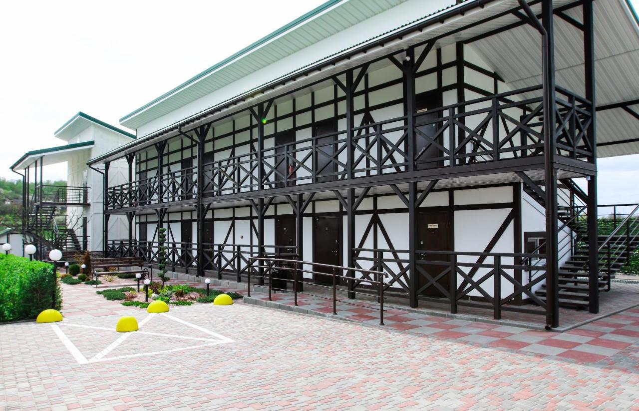 Hotel Lubenska Sloboda Olshanka Екстериор снимка