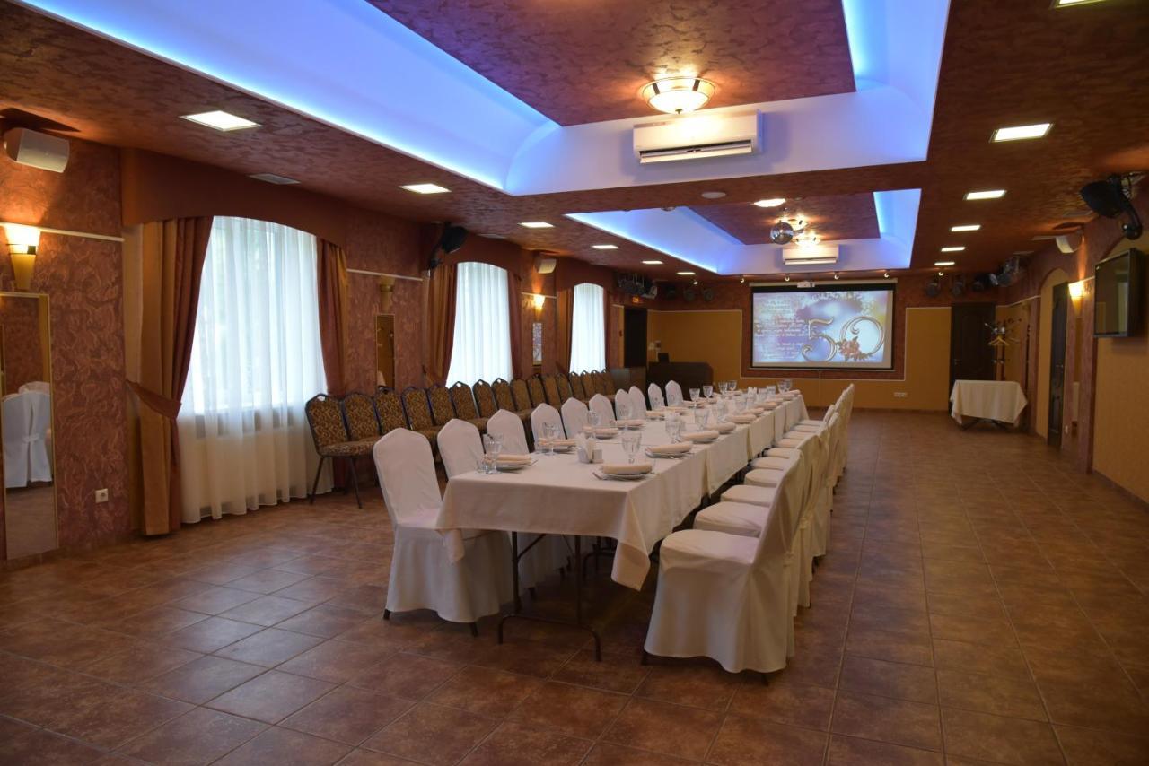 Hotel Lubenska Sloboda Olshanka Екстериор снимка