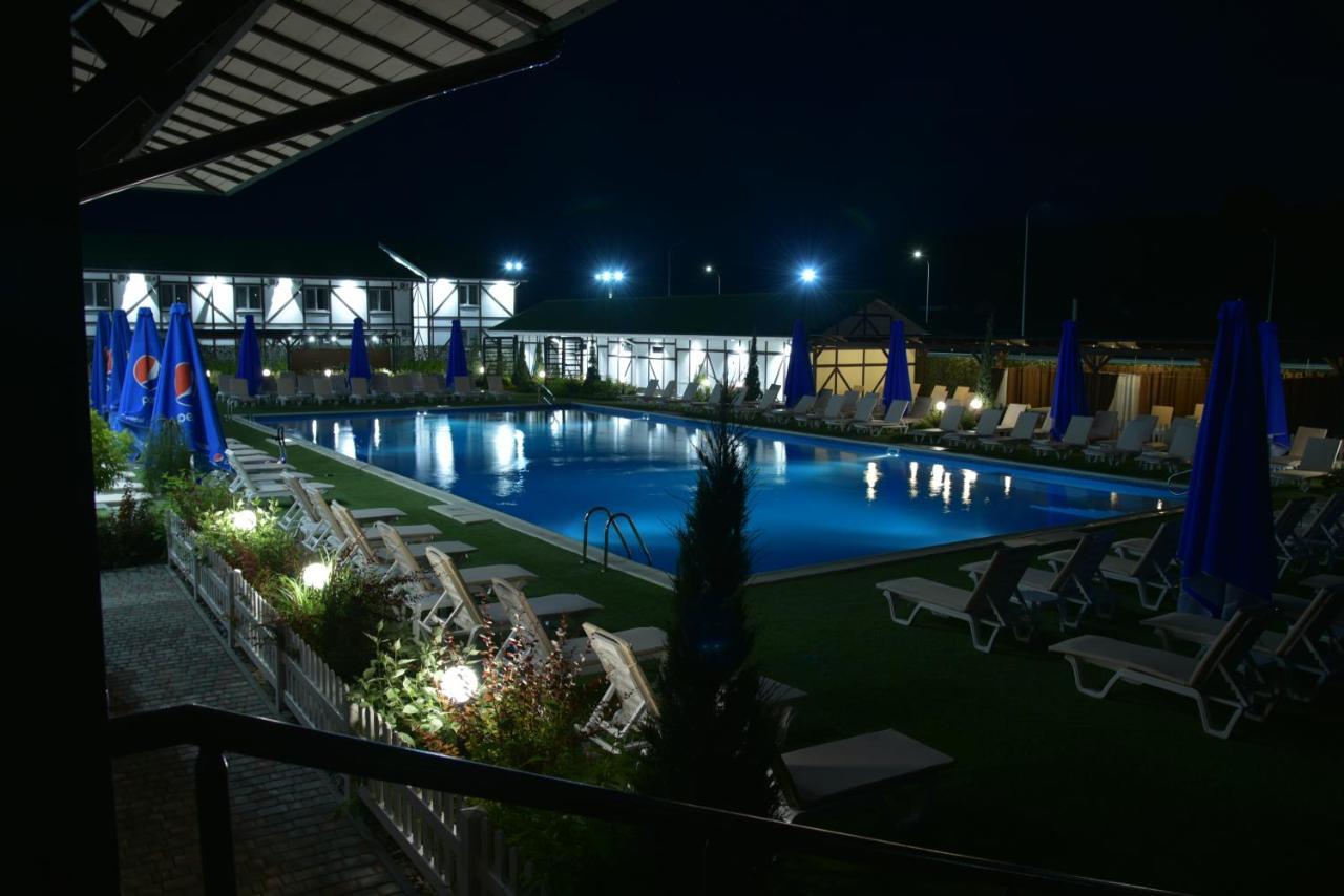 Hotel Lubenska Sloboda Olshanka Екстериор снимка