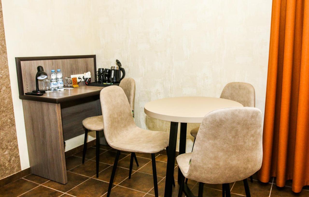 Hotel Lubenska Sloboda Olshanka Екстериор снимка