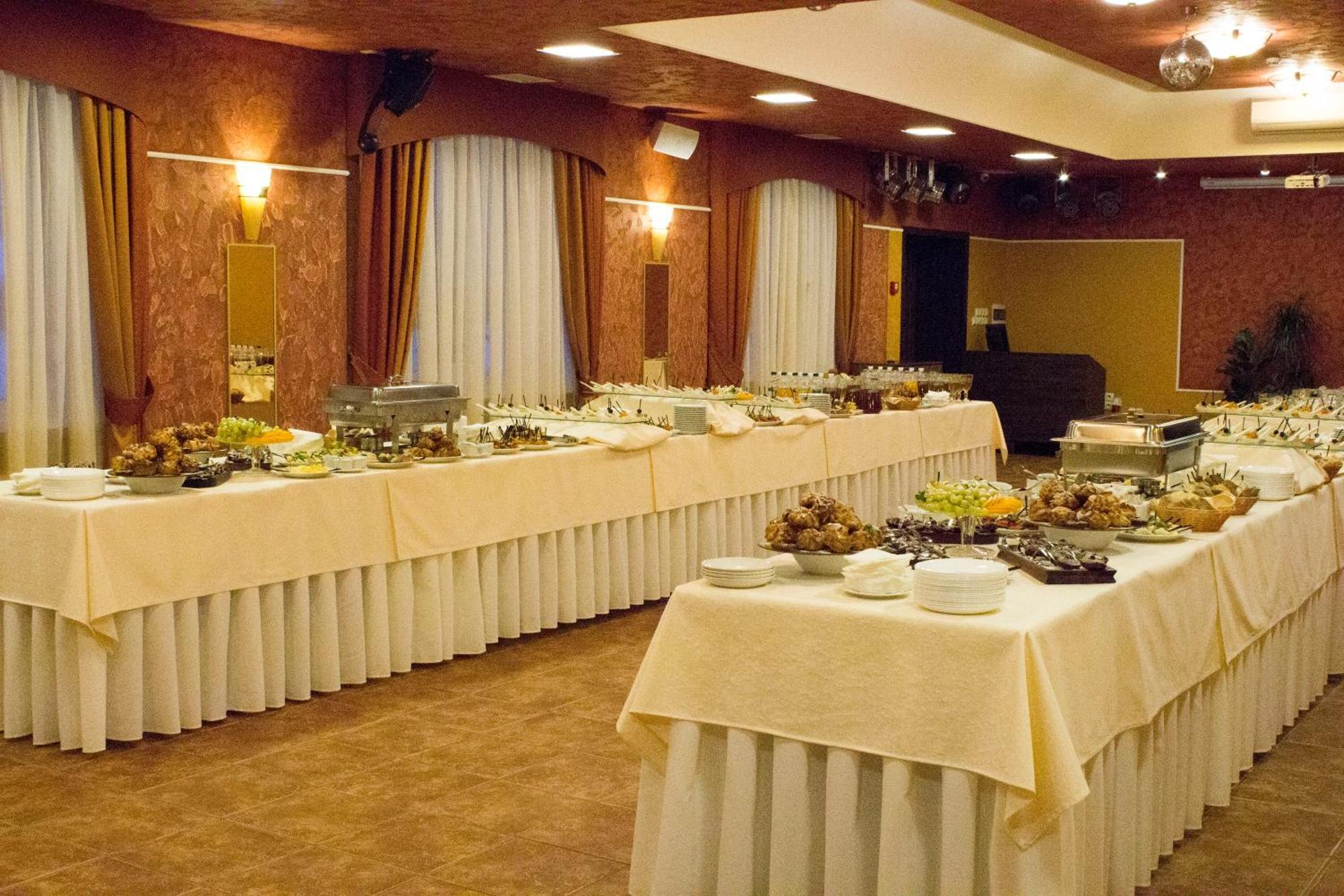 Hotel Lubenska Sloboda Olshanka Екстериор снимка