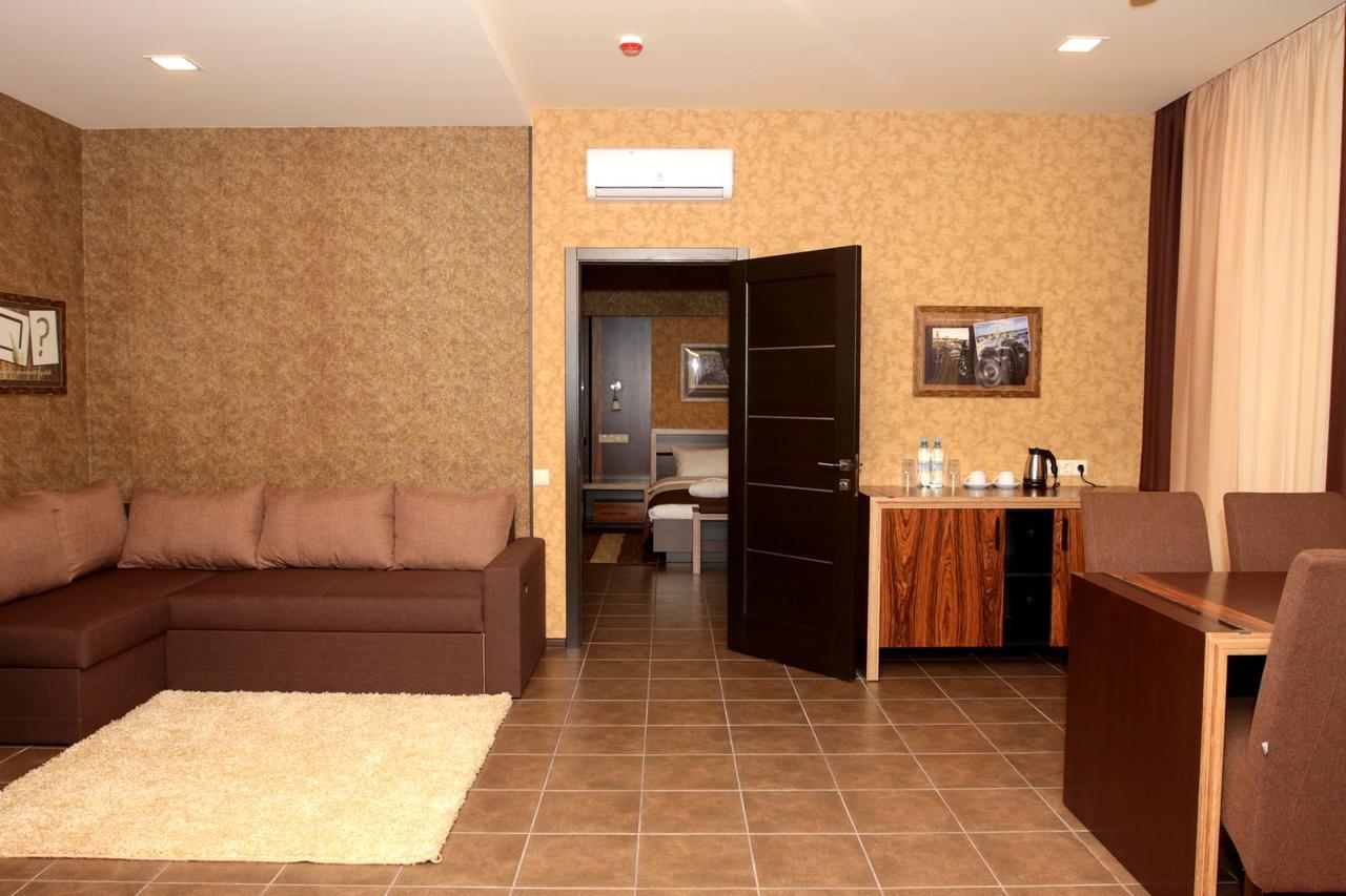 Hotel Lubenska Sloboda Olshanka Екстериор снимка