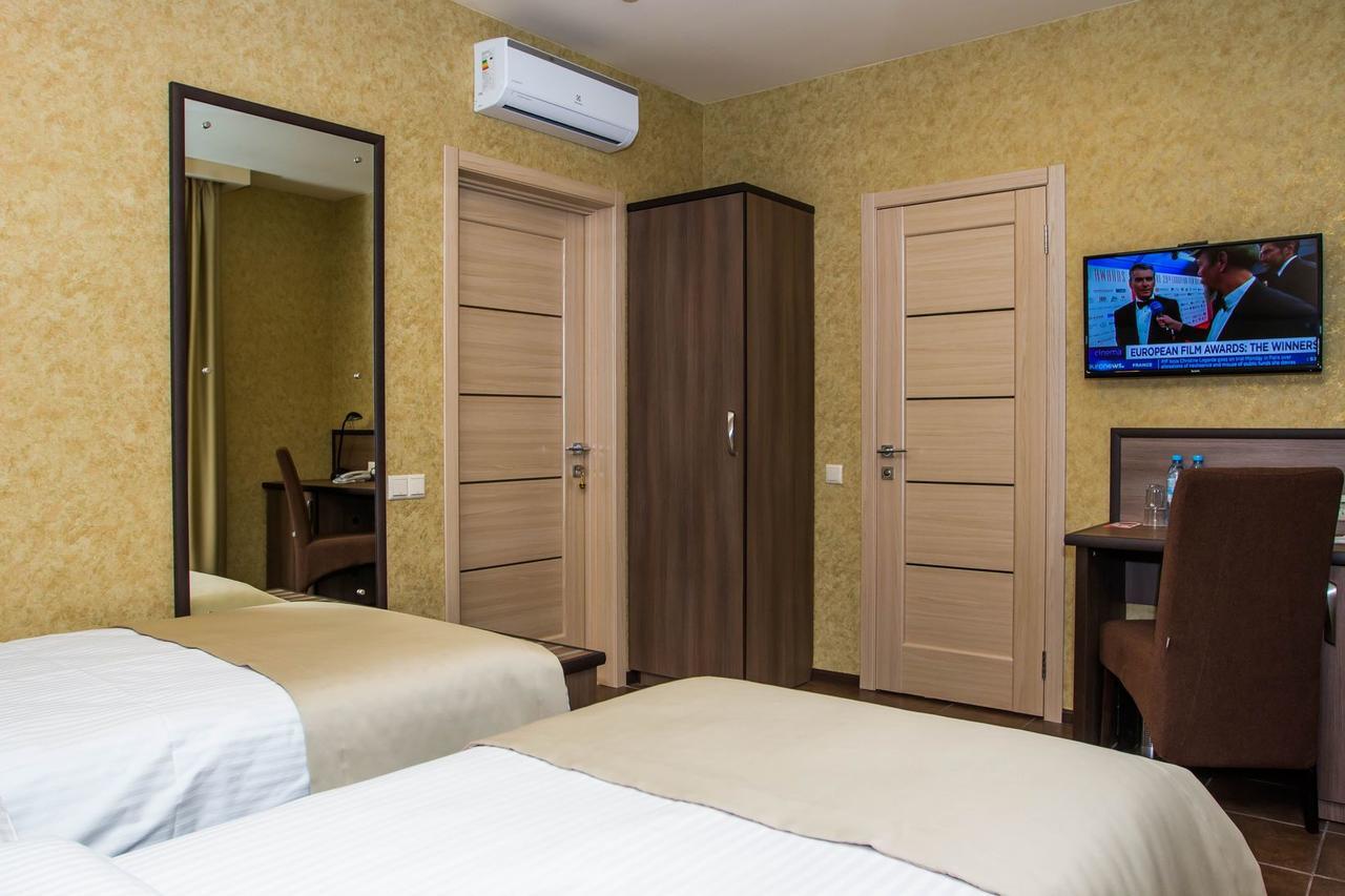 Hotel Lubenska Sloboda Olshanka Екстериор снимка